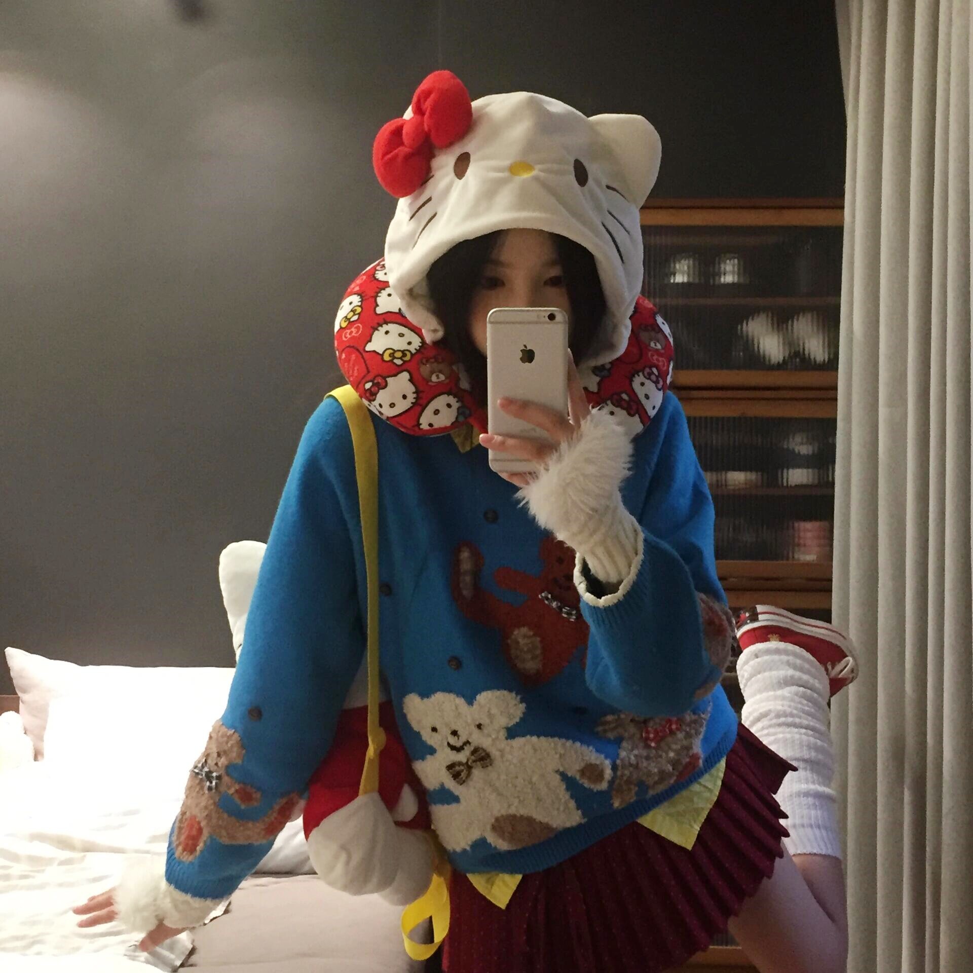 Travel Accessories For Japan - Kawaii Kitty Style Hooded U-Shaped Neck