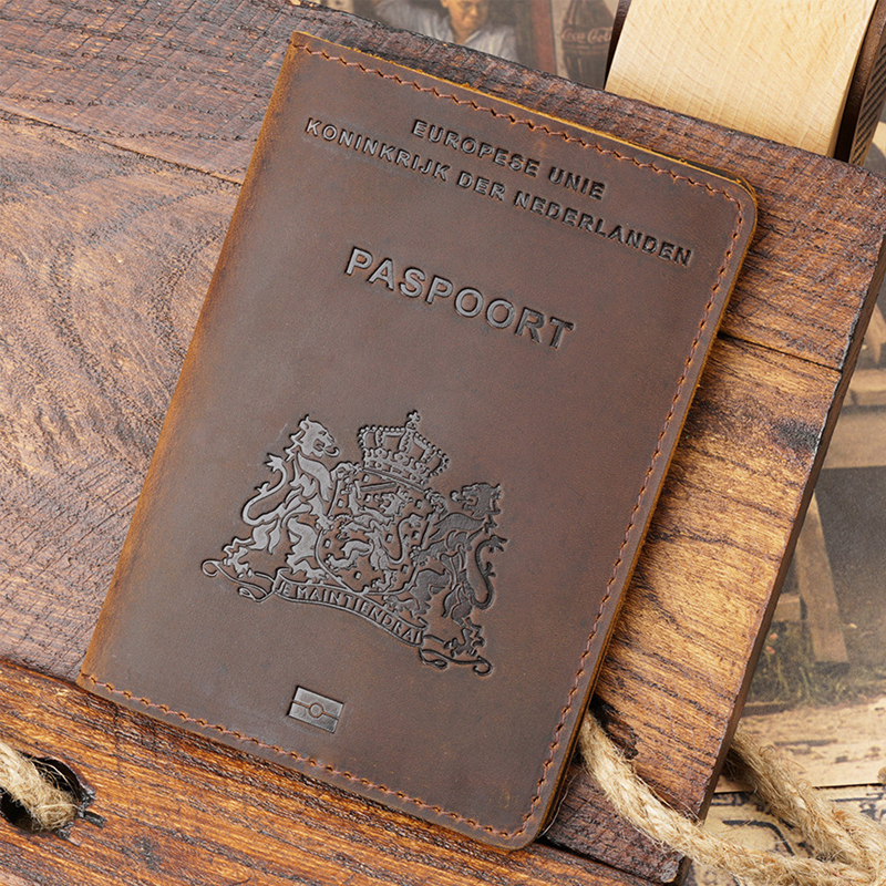 Dutch Passport Cover - Genuine - Travel Accessories Passport Holder recensione e prezzo