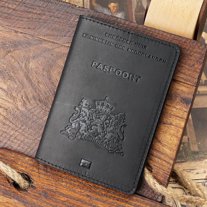 Dutch Passport Cover - Genuine - Travel Accessories Passport Holder recensione e prezzo