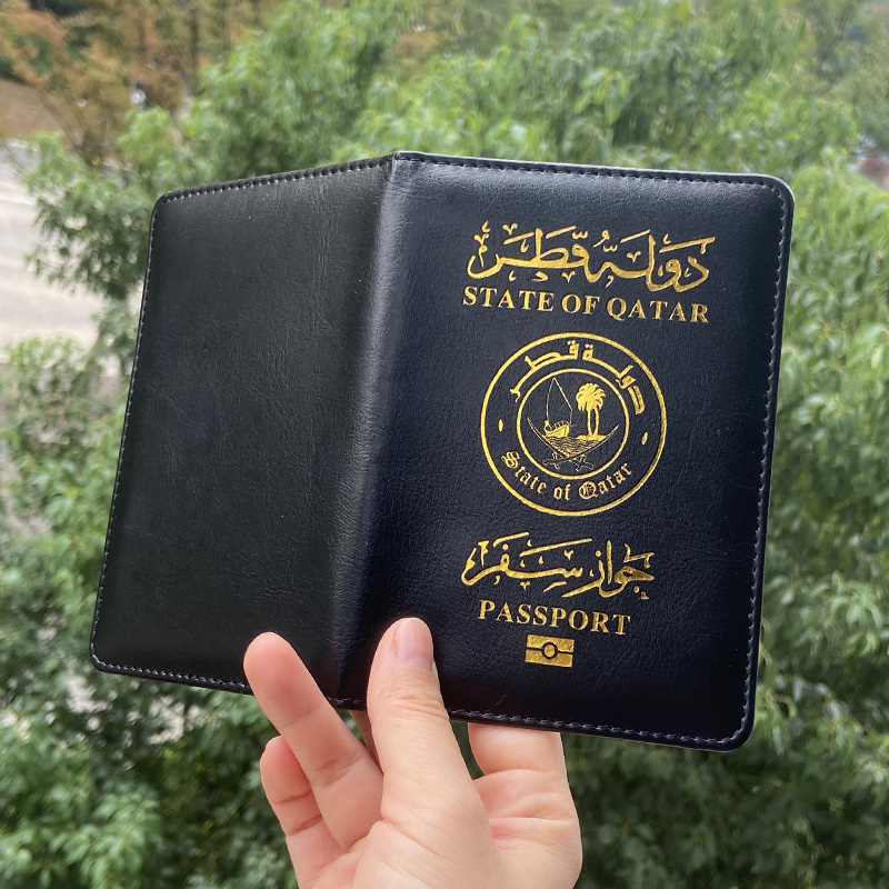 Qatar Passport Holder Middle E - Travel Accessories Qatar recensione e prezzo