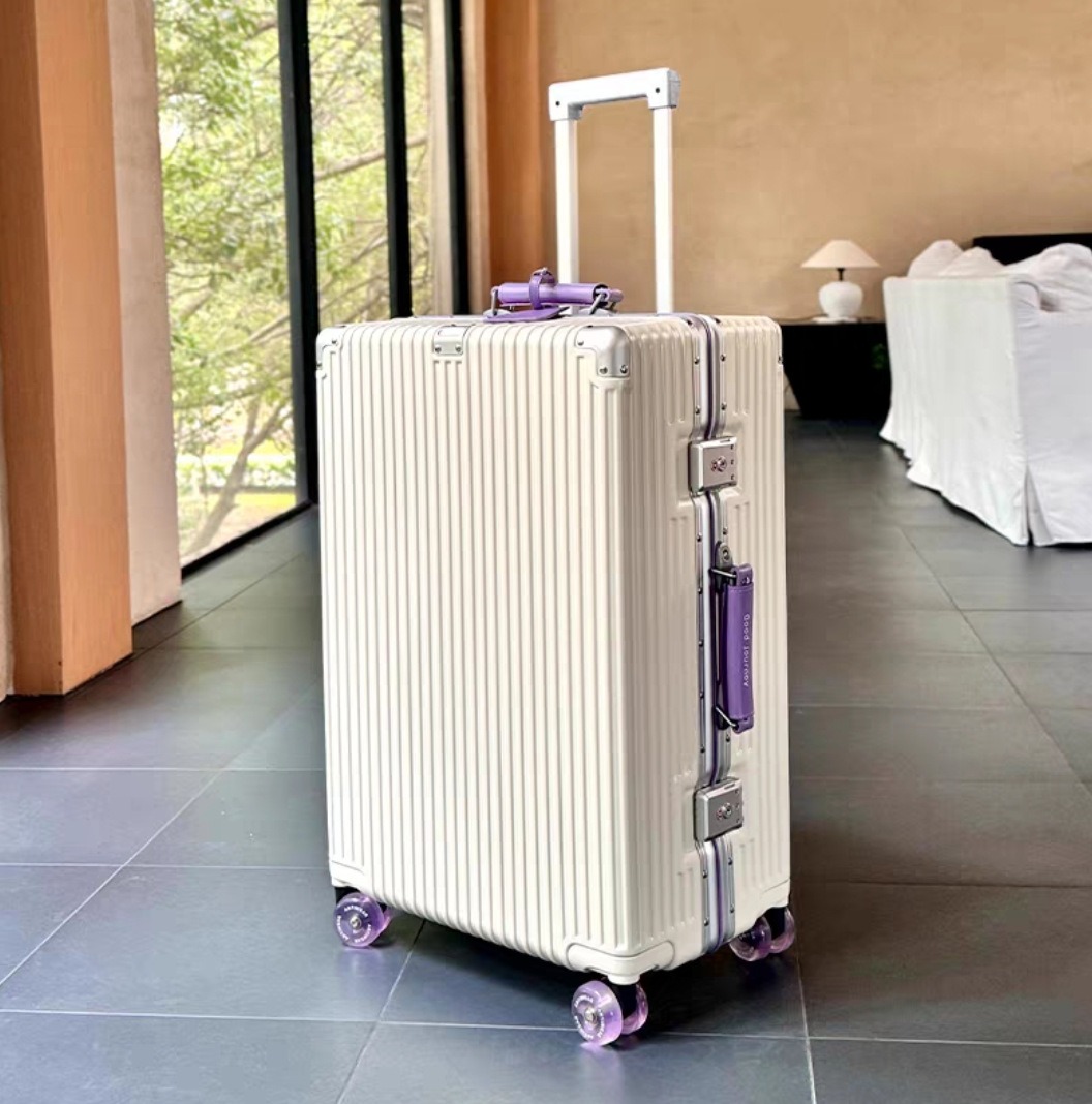 Suitcase Aluminum Frame with C - Travel Lock Tsa Approved recensione e prezzo