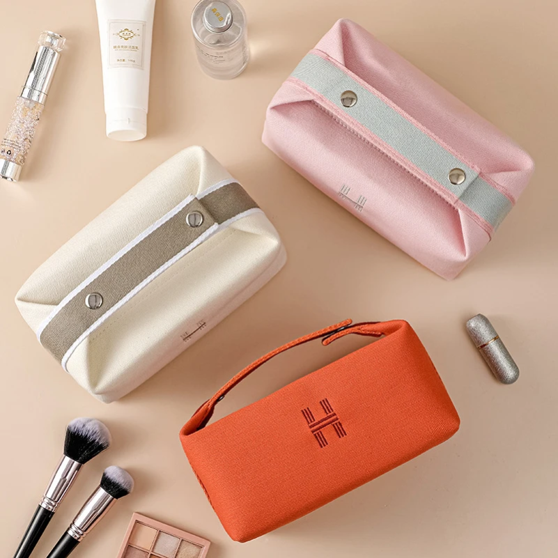 Minimalist Waterproof Toiletry - Travel Accessories For Japan recensione e prezzo