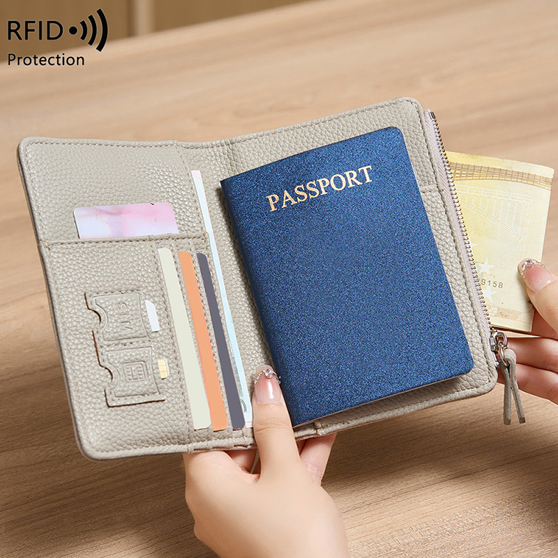 Travel Woman RFID Personalized - Travel Accessories Passport Holder recensione e prezzo