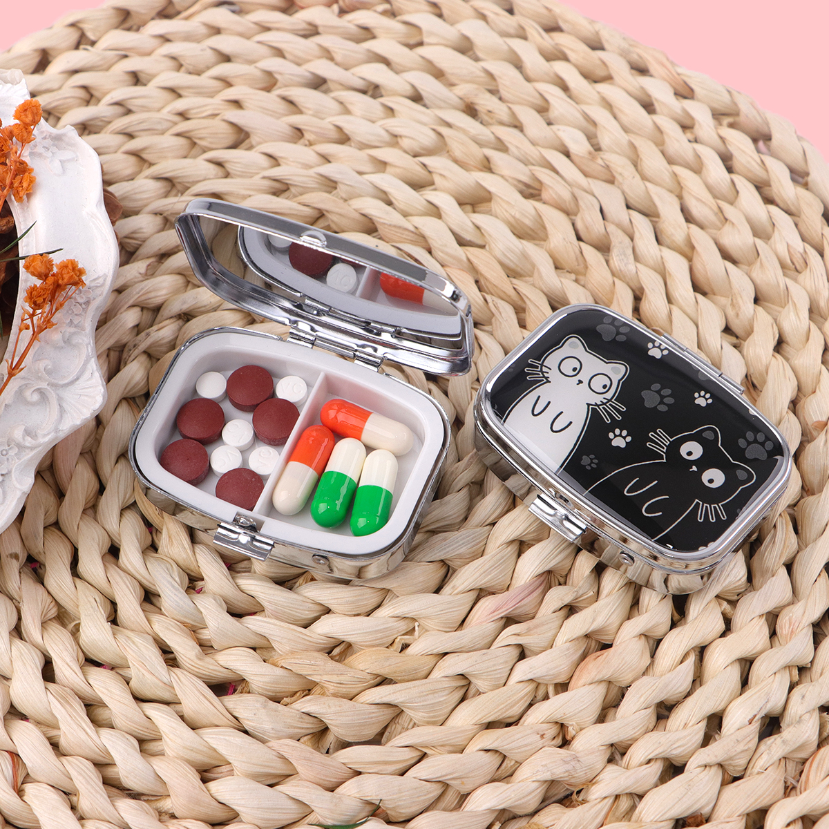 Cartoon Black And White Cat Tr - Travel Accessories For Japan recensione e prezzo