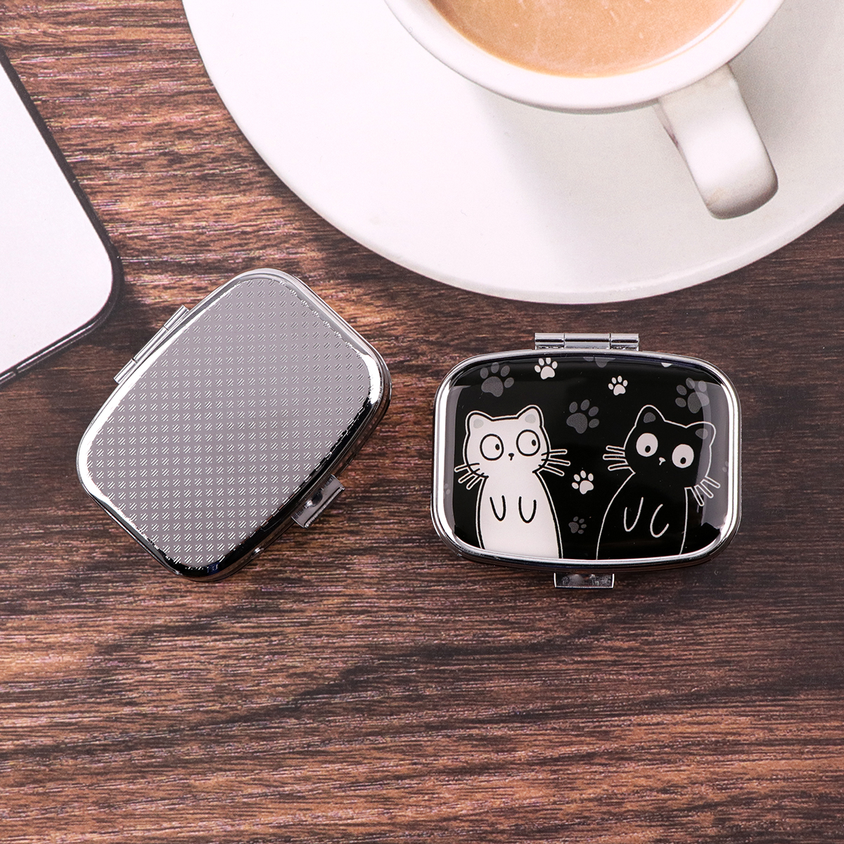 Cartoon Black And White Cat Tr - Travel Accessories For Japan recensione e prezzo
