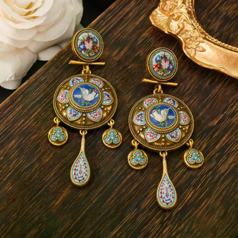 Retro Court-Style Rattle Earri - Travel Accessories Dropshipping recensione e prezzo