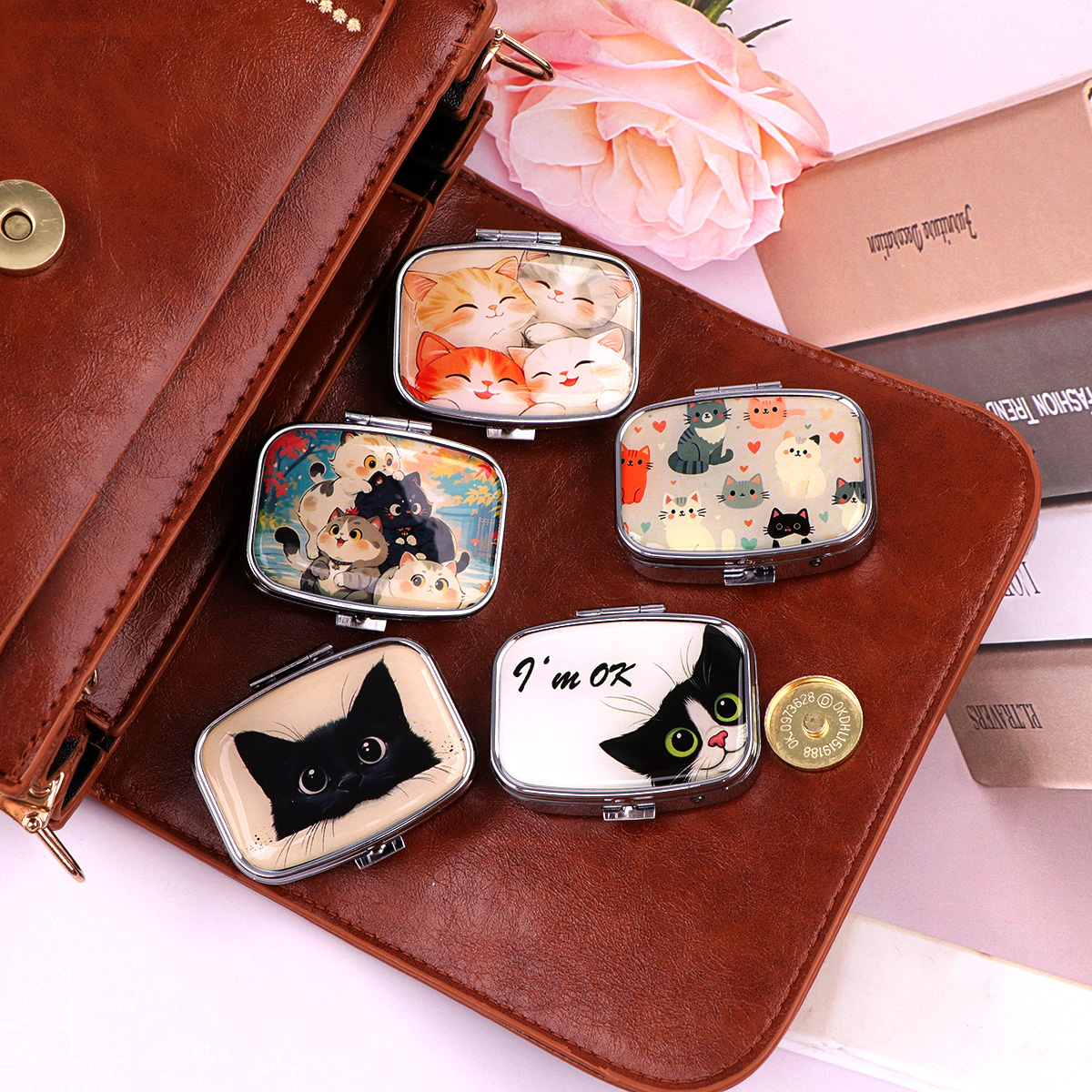 Cute Cat Pill Box 2-Compartmen - Travel Accessories For Japan recensione e prezzo