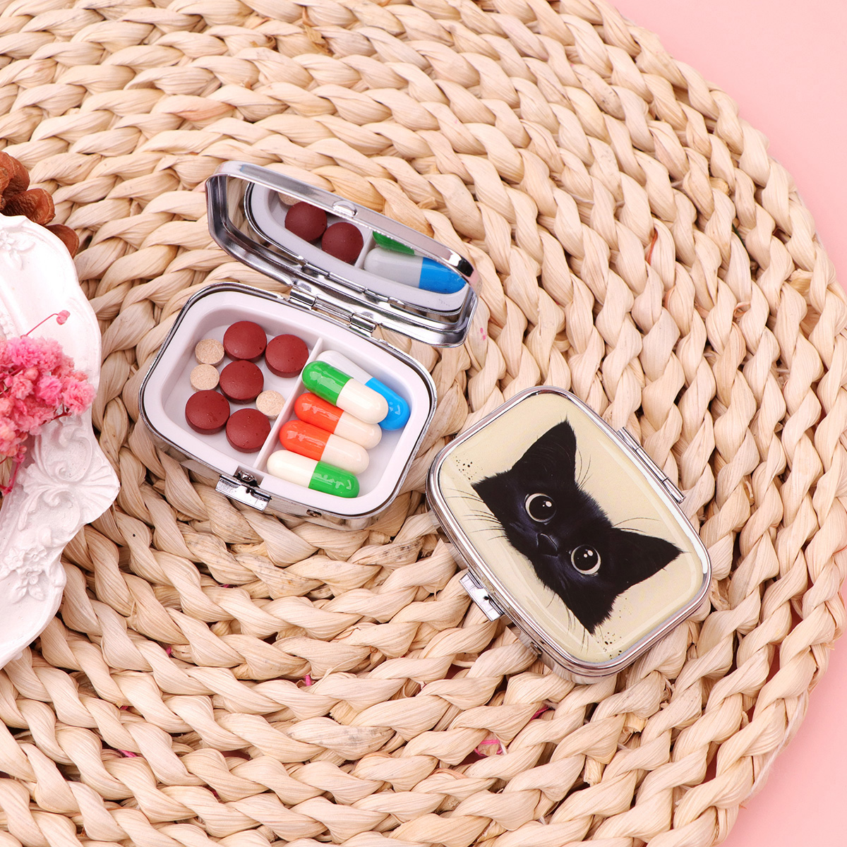 Cute Cat Pill Box 2-Compartmen - Travel Accessories For Japan recensione e prezzo