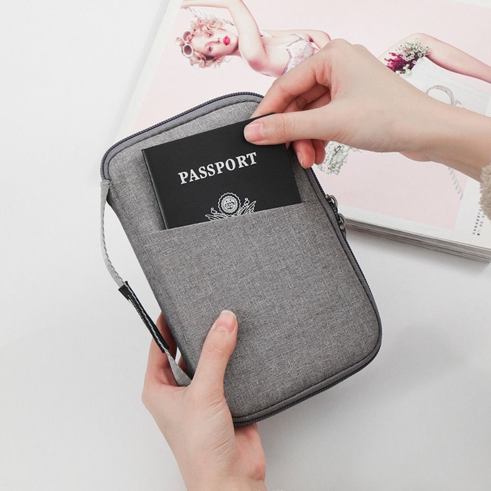 Travel Accessories Travel Wall - Travel Accessories Passport Holder recensione e prezzo
