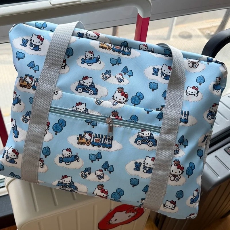 Hello Kitty Cartoon Travel Duf - Travel Accessories For Japan recensione e prezzo