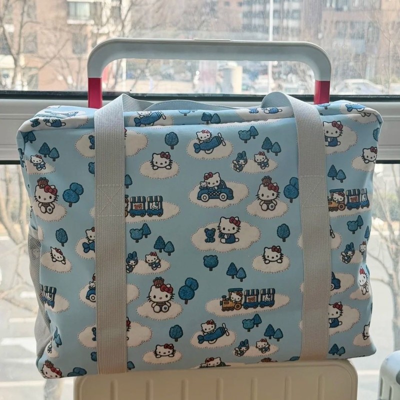 Hello Kitty Cartoon Travel Duf - Travel Accessories For Japan recensione e prezzo